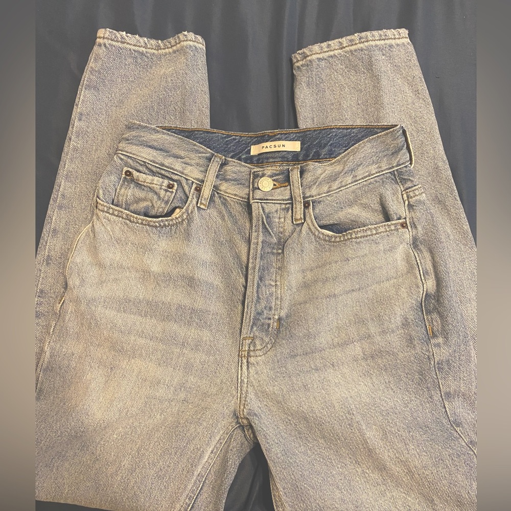 Pacsun ultra high rise jeans in size 24. Light wash and slightly worn.